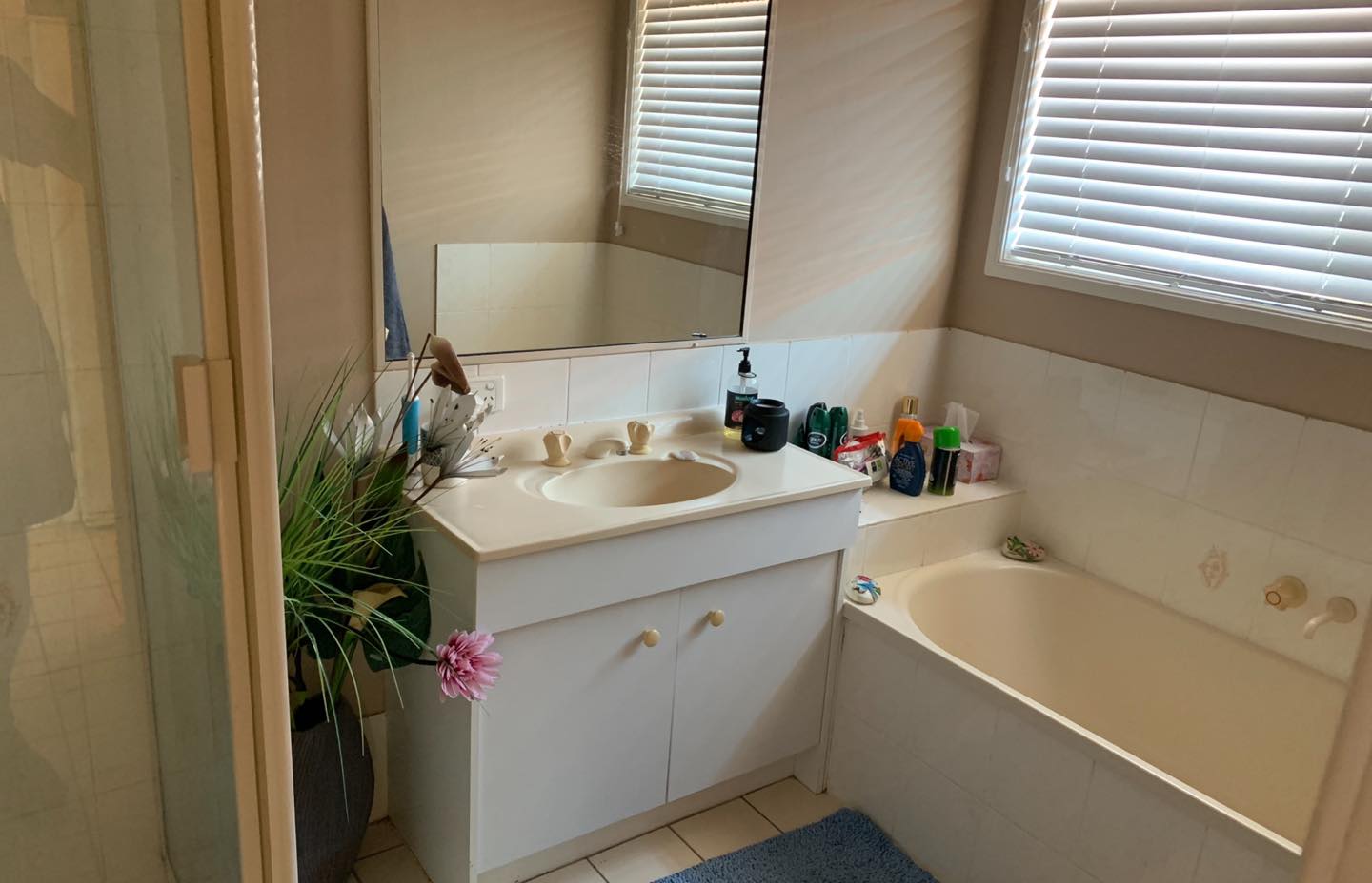 Old Bathroom in Caboolture